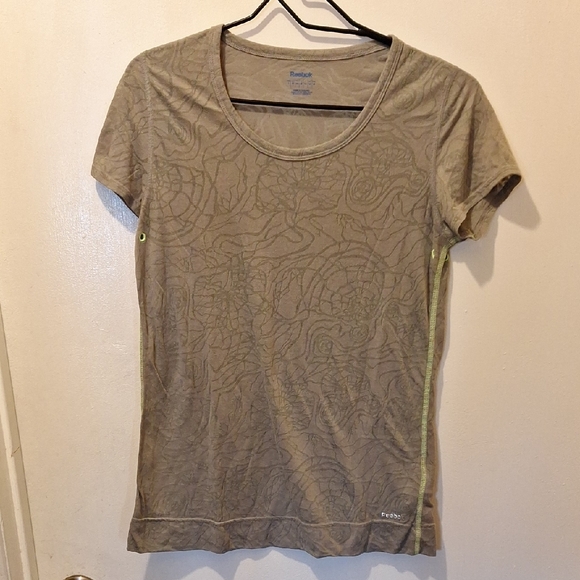 Reebok Tops - Reebok Women's Olive Green T-Shirt